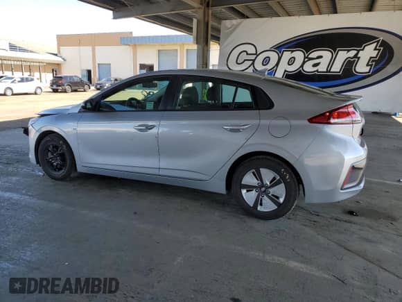 2020 Hyundai Ioniq Blue с VIN KMHC65LCXLU228000, выставлен на аукционе Copart как лот 71322385 с пробегом 113 147 миль миль и Списание • Salvage title. История ставок и продаж доступна на DreamBid. Изображение 2.