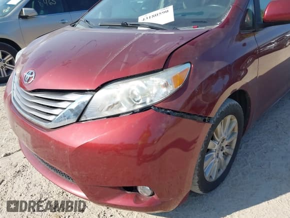 ✅ 2015 Toyota Sienna Limited • VIN: 5TDDK3DC9FS101903 • Lot: 43180590. Listed on IAAI with 151,869 mi. Free auction sales archive from the USA and detailed vehicle history report at DreamBid. Image 6.