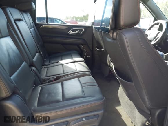 ✅ 2021 Chevrolet Suburban RST • VIN: 1GNSCEKD4MR485958 • Lot: 41275166. Listed on IAAI with 140,991 mi. Free auction sales archive from the USA and detailed vehicle history report at DreamBid. Image 8.