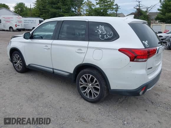 2018 Mitsubishi Outlander ES with VIN JA4AZ3A39JZ034210, listed as a IAAI auction lot 43236372 with 106,016 mi miles and . Bid and sale history available at DreamBid. Image 3.