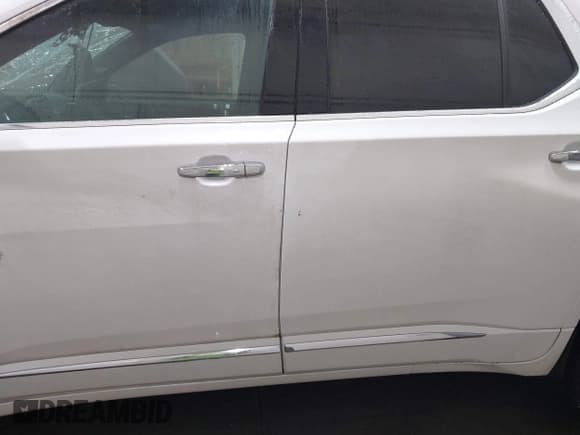 ✅ 2023 Chevrolet Traverse High Country • VIN: 1GNEVNKWXPJ176247 • Lot: 41515012. Wystawiony na IAAI z przebiegiem 69 663 mil. Bezpłatny archiwum sprzedaży aukcyjnych z USA i szczegółowy raport historii pojazdu na DreamBid. Zdjęcie 14.