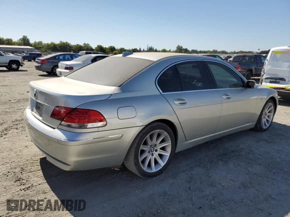 ✅ 2006 BMW 7 Series 750i • VIN: WBAHL83566DT03671 • Lot: 64324505. Listed on Copart with 154,418 mi. Free auction sales archive from the USA and detailed vehicle history report at DreamBid. Image 3.