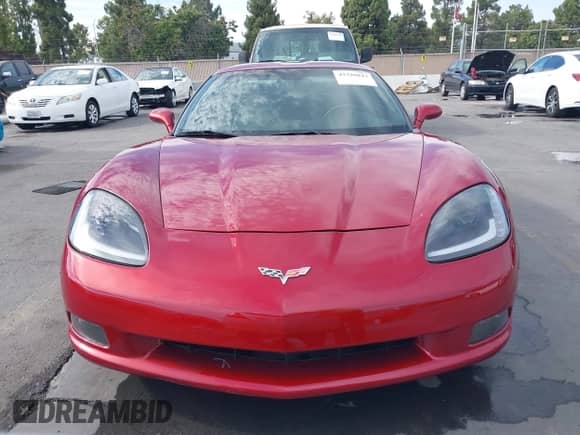 2008 Chevrolet Corvette z VIN 1G1YY26W785113535, wystawiony jako IAAI lot #43320843 z przebiegiem 61 741 mil mil oraz . Historia ofert i sprzedaży dostępna na DreamBid. Obrazek 12.