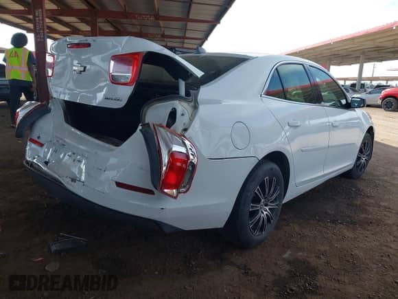 2013 Chevrolet Malibu LS z VIN 1G11B5SA8DF143372, wystawiony jako IAAI lot #43250501 z przebiegiem 249 820 mil mil oraz . Historia ofert i sprzedaży dostępna na DreamBid. Obrazek 4.