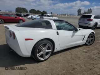 2008 Chevrolet Corvette z VIN 1G1YY25W085115483, wystawiony jako Copart lot #71493994 z przebiegiem 36 555 mil mil oraz Szkoda całkowita • Salvage title. Historia ofert i sprzedaży dostępna na DreamBid. Obrazek 3.