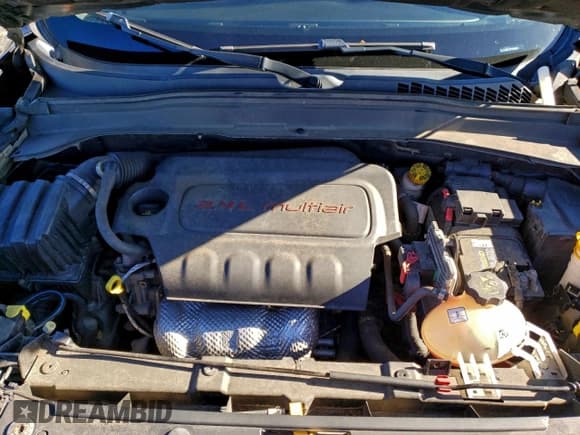 ✅ 2015 Jeep Renegade Latitude • VIN: ZACCJBBT0FPB55864 • Lot: 94040285. Wystawiony na Copart z przebiegiem 179 393 mil. Bezpłatny archiwum sprzedaży aukcyjnych z USA i szczegółowy raport historii pojazdu na DreamBid. Zdjęcie 12.