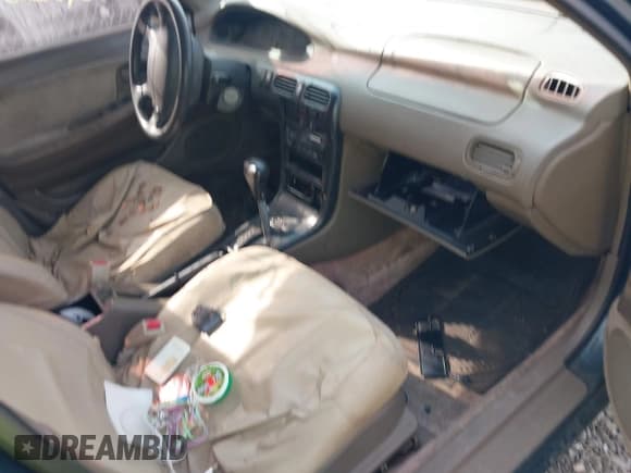 ✅ 1995 Mazda 626 DX • VIN: 1YVGE22C6S5306199 • Лот: 42093691. Опубликован ранее на IAAI с пробегом 155 209 миль. Бесплатный доступ к архиву аукционных продаж из США и подробный отчёт об истории автомобиля на DreamBid. Изображение 5.