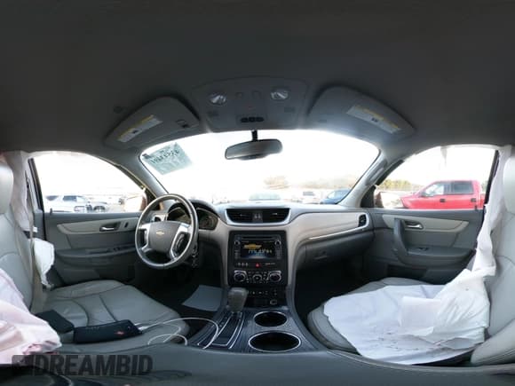 ✅ 2015 Chevrolet Traverse LT • VIN: 1GNKRHKD9FJ102047 • Lot: 43543491. Wystawiony na IAAI z przebiegiem 233 086 mil. Bezpłatny archiwum sprzedaży aukcyjnych z USA i szczegółowy raport historii pojazdu na DreamBid. Zdjęcie 18.