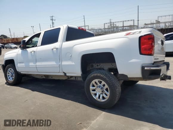 ✅ 2017 Chevrolet Silverado 2500HD LT • VIN: 1GC1KVEY7HF193721 • Lot: 68681495. Wystawiony na Copart z przebiegiem 167 770 mil. Bezpłatny archiwum sprzedaży aukcyjnych z USA i szczegółowy raport historii pojazdu na DreamBid. Zdjęcie 2.