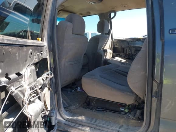 ✅ 2002 Chevrolet Suburban LT • VIN: 1GNEC16Z92J244114 • Лот: 41685351. Опубликован ранее на IAAI с пробегом 256 310 миль. Бесплатный доступ к архиву аукционных продаж из США и подробный отчёт об истории автомобиля на DreamBid. Изображение 8.