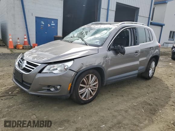 ✅ 2011 Volkswagen Tiguan S • VIN: WVGBV7AX0BW516062 • Lot: 84602025. Listed on Copart with 68,613 mi. Free auction sales archive from the USA and detailed vehicle history report at DreamBid. Image 1.