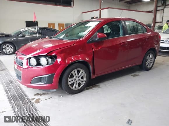 ✅ 2015 Chevrolet Sonic LT • VIN: 1G1JC5SG4F4110286 • Лот: 43742563. Опубликован ранее на IAAI с пробегом 164 604 миль. Бесплатный доступ к архиву аукционных продаж из США и подробный отчёт об истории автомобиля на DreamBid. Изображение 2.