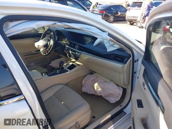 ✅ 2015 Lexus ES 330 • VIN: JTHBK1GG4F2162088 • Lot: 43593617. Listed on IAAI with 132,880 mi. Free auction sales archive from the USA and detailed vehicle history report at DreamBid. Image 5.