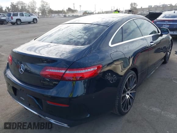 ✅ 2018 Mercedes-Benz E 400 • VIN: WDD1J6FB5JF049549 • Lot: 43656018. Listed on IAAI with 46,748 mi. Free auction sales archive from the USA and detailed vehicle history report at DreamBid. Image 4.
