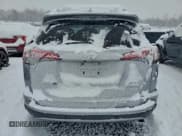 ✅ 2017 Toyota RAV4 XLE • VIN: JTMRJREV4HD073082 • Lot: 92174005. Wystawiony na Copart z przebiegiem 132 087 mil. Bezpłatny archiwum sprzedaży aukcyjnych z USA i szczegółowy raport historii pojazdu na DreamBid. Zdjęcie 6.