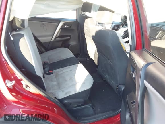 ✅ 2017 Toyota RAV4 XLE • VIN: JTMWFREV9HJ132455 • Lot: 41377871. Wystawiony na IAAI z przebiegiem 137 493 mil. Bezpłatny archiwum sprzedaży aukcyjnych z USA i szczegółowy raport historii pojazdu na DreamBid. Zdjęcie 8.