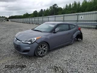 ✅ 2016 Hyundai Veloster • VIN: KMHTC6AD8GU284713 • Lot: 66908155. Wystawiony na Copart z przebiegiem 128 175 mil. Bezpłatny archiwum sprzedaży aukcyjnych z USA i szczegółowy raport historii pojazdu na DreamBid. Zdjęcie 1.
