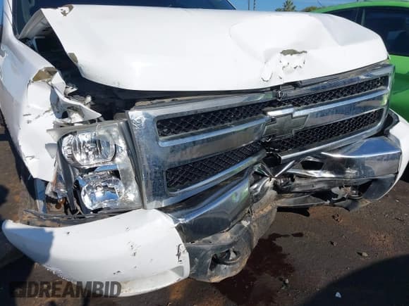 ✅ 2011 Chevrolet Silverado 1500 LT • VIN: 3GCPKSE36BG334992 • Lot: 43634445. Wystawiony na IAAI z przebiegiem 100 512 mil. Bezpłatny archiwum sprzedaży aukcyjnych z USA i szczegółowy raport historii pojazdu na DreamBid. Zdjęcie 6.