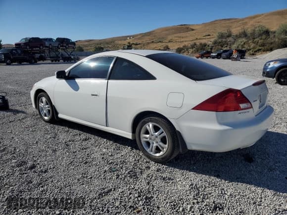 ✅ 2007 Honda Accord LX • VIN: 1HGCM71357A004389 • Lot: 84451965. Listed on Copart with 317,331 mi. Free auction sales archive from the USA and detailed vehicle history report at DreamBid. Image 2.