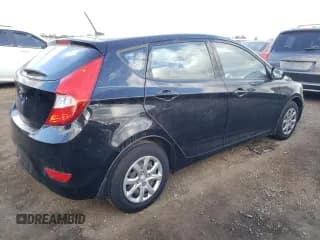 ✅ 2013 Hyundai Accent GS • VIN: KMHCT5AE3DU093859 • Лот: 70077764. Опубликован ранее на Copart с пробегом 74 321 миль. Бесплатный доступ к архиву аукционных продаж из США и подробный отчёт об истории автомобиля на DreamBid. Изображение 3.