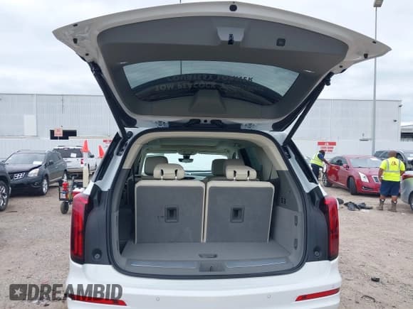 ✅ 2025 Cadillac XT6 FWD Premium Luxury • VIN: 1GYKPCRS5SZ133551 • Lot: 42163948. Listed on IAAI with 472 mi. Free auction sales archive from the USA and detailed vehicle history report at DreamBid. Image 19.