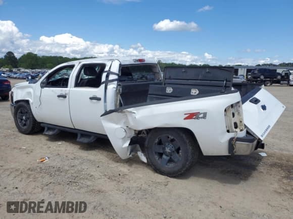 ✅ 2007 Chevrolet Silverado 2500HD 1LT • VIN: 1GCHK23K77F551104 • Лот: 56479025. Опубликован ранее на Copart с пробегом 277 238 миль. Бесплатный доступ к архиву аукционных продаж из США и подробный отчёт об истории автомобиля на DreamBid. Изображение 2.