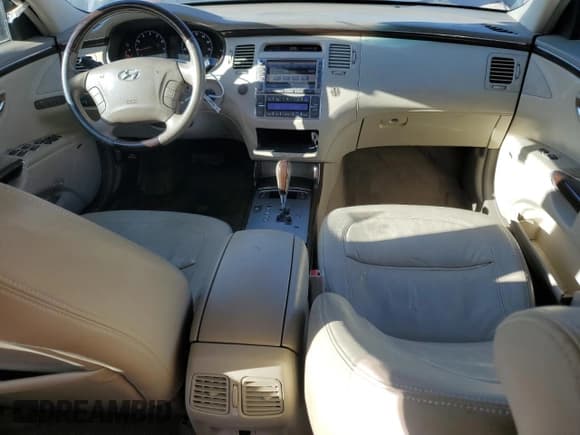 ✅ 2009 Hyundai Azera Limited • VIN: KMHFC46F69A344892 • Lot: 79239454. Listed on Copart with 205,624 mi. Free auction sales archive from the USA and detailed vehicle history report at DreamBid. Image 8.