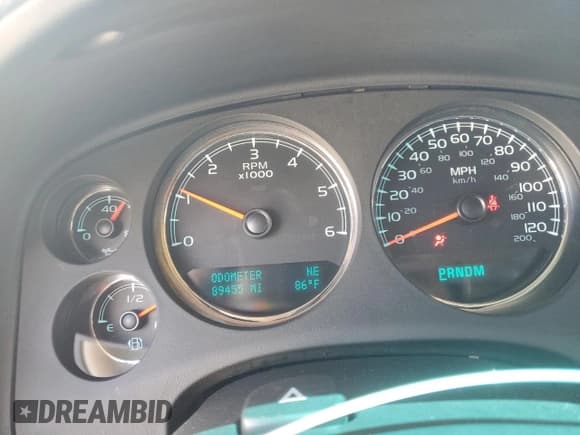 ✅ 2011 Chevrolet Suburban LS • VIN: 1GNSKHE3XBR206663 • Lot: 66809484. Wystawiony na Copart z przebiegiem 89 455 mil. Bezpłatny archiwum sprzedaży aukcyjnych z USA i szczegółowy raport historii pojazdu na DreamBid. Zdjęcie 9.