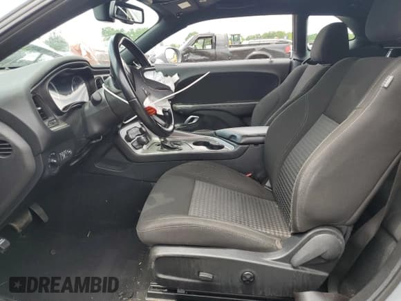 ✅ 2021 Dodge Challenger SXT • VIN: 2C3CDZAGXMH542682 • Lot: 58114564. Wystawiony na Copart z przebiegiem 70 298 mil. Bezpłatny archiwum sprzedaży aukcyjnych z USA i szczegółowy raport historii pojazdu na DreamBid. Zdjęcie 7.