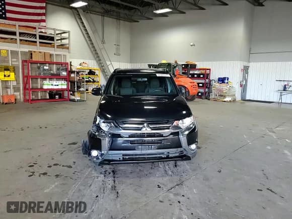 ✅ 2018 Mitsubishi Outlander ES • VIN: JA4AZ3A38JZ024204 • Lot: 92387375. Listed on Copart with 155,000 mi. Free auction sales archive from the USA and detailed vehicle history report at DreamBid. Image 14.