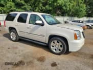 ✅ 2013 GMC Yukon SLT • VIN: 1GKS1CE05DR259086 • Lot: 70574505. Wystawiony na Copart z przebiegiem 130 086 mil. Bezpłatny archiwum sprzedaży aukcyjnych z USA i szczegółowy raport historii pojazdu na DreamBid. Zdjęcie 4.