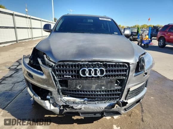 ✅ 2009 Audi Q7 Premium Plus • VIN: WA1EY74LX9D020123 • Lot: 86891605. Listed on Copart with 206,213 mi. Free auction sales archive from the USA and detailed vehicle history report at DreamBid. Image 5.