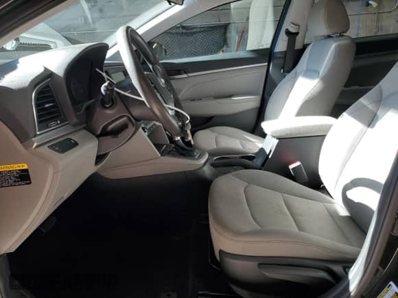 2018 Hyundai Elantra SE z VIN 5NPD74LFXJH368503, wystawiony jako Copart lot #82772435 z przebiegiem 62 678 mil mil oraz Szkoda całkowita • Salvage title. Historia ofert i sprzedaży dostępna na DreamBid. Obrazek 7.