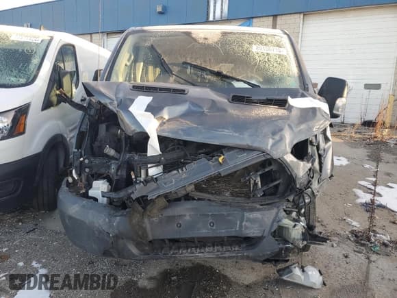 ✅ 2016 Ford Transit XL • VIN: 1FMZK1ZM2GKA87925 • Lot: 89156715. Wystawiony na Copart z przebiegiem 198 108 mil. Bezpłatny archiwum sprzedaży aukcyjnych z USA i szczegółowy raport historii pojazdu na DreamBid. Zdjęcie 5.