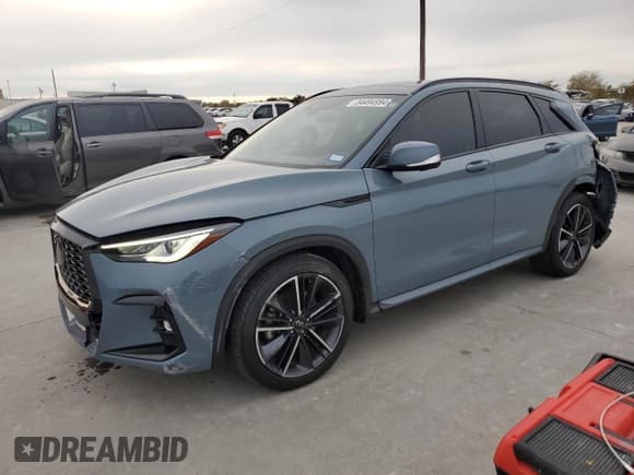 ✅ 2023 Infiniti QX50 Sport • VIN: 3PCAJ5FA6PF115972 • Lot: 84494994. Wystawiony na Copart z przebiegiem 27 121 mil. Bezpłatny archiwum sprzedaży aukcyjnych z USA i szczegółowy raport historii pojazdu na DreamBid. Zdjęcie 1.