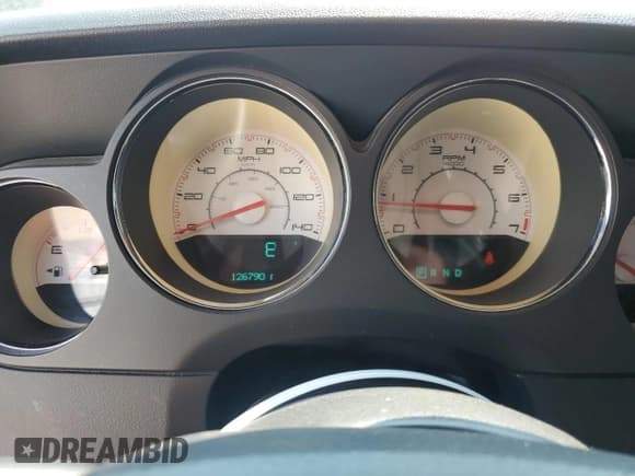 ✅ 2013 Dodge Challenger SXT • VIN: 2C3CDYAG4DH674458 • Lot: 65032284. Wystawiony na Copart z przebiegiem 126 790 mil. Bezpłatny archiwum sprzedaży aukcyjnych z USA i szczegółowy raport historii pojazdu na DreamBid. Zdjęcie 9.