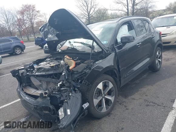 ✅ 2023 Volvo XC40 Plus Dark Theme • VIN: YV4L12UWXP2009398 • Lot: 41946977. Listed on IAAI with 33,330 mi. Free auction sales archive from the USA and detailed vehicle history report at DreamBid. Image 2.