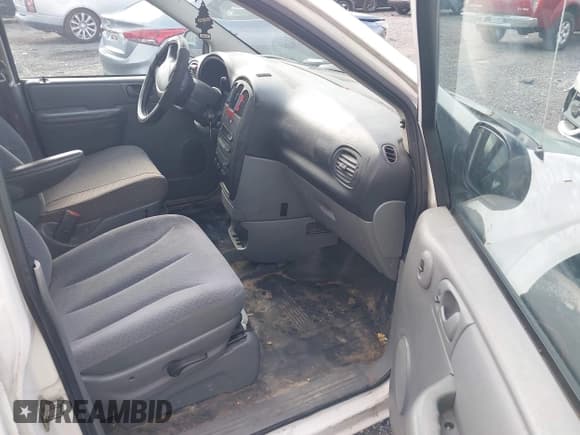 ✅ 2006 Dodge Caravan Cargo • VIN: 1D4GP21EX6B515801 • Lot: 42740795. Listed on IAAI with 74,591 mi. Free auction sales archive from the USA and detailed vehicle history report at DreamBid. Image 5.