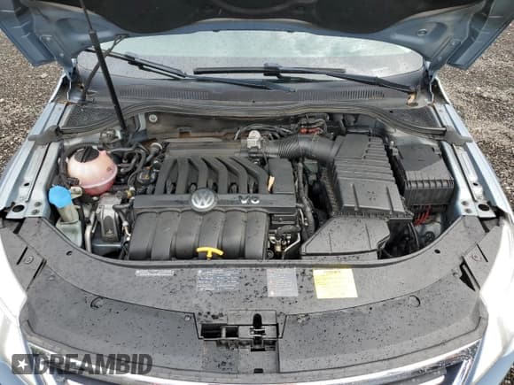 ✅ 2009 Volkswagen CC 4Motion • VIN: WVWGU73C39E517729 • Лот: 84963835. Опубликован ранее на Copart с пробегом 162 520 миль. Бесплатный доступ к архиву аукционных продаж из США и подробный отчёт об истории автомобиля на DreamBid. Изображение 11.