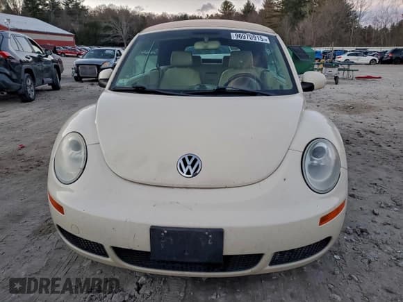 ✅ 2009 Volkswagen Beetle S • VIN: 3VWRG31Y99M400641 • Lot: 96970915. Listed on Copart with 200,413 mi. Free auction sales archive from the USA and detailed vehicle history report at DreamBid. Image 5.