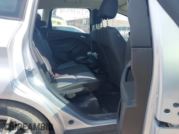 ✅ 2017 Ford C-Max SE • VIN: 1FADP5AU2HL111659 • Lot: 42029378. Wystawiony na IAAI z przebiegiem Nie podano. Bezpłatny archiwum sprzedaży aukcyjnych z USA i szczegółowy raport historii pojazdu na DreamBid. Zdjęcie 8.