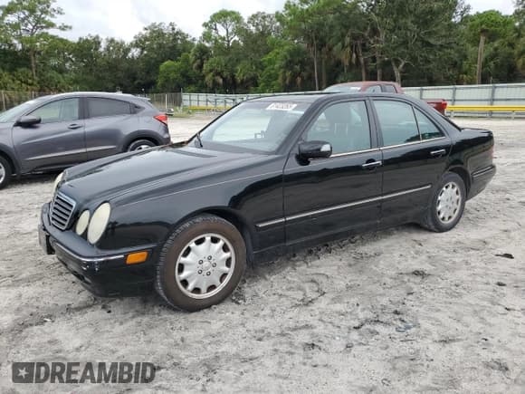 ✅ 2001 Mercedes-Benz E 320/430 4 Matic • VIN: WDBJF82JX1X046997 • Lot: 81423265. Wystawiony na Copart z przebiegiem 233 046 mil. Bezpłatny archiwum sprzedaży aukcyjnych z USA i szczegółowy raport historii pojazdu na DreamBid. Zdjęcie 1.