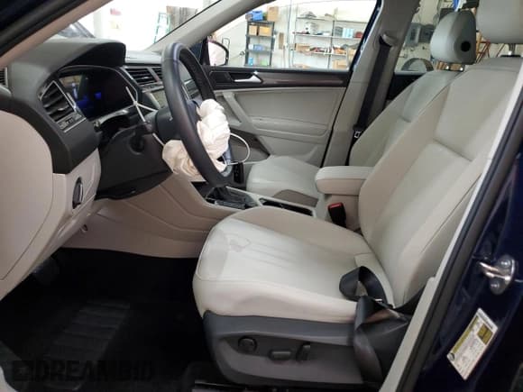 ✅ 2024 Volkswagen Tiguan SE • VIN: 3VVMB7AX3RM086206 • Лот: 68304795. Опубликован ранее на Copart с пробегом 20 269 миль. Бесплатный доступ к архиву аукционных продаж из США и подробный отчёт об истории автомобиля на DreamBid. Изображение 7.