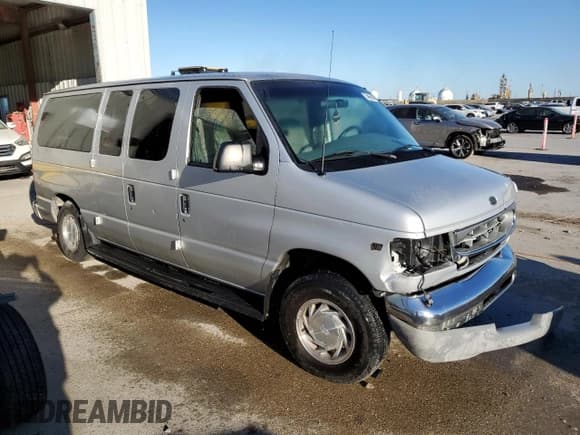 ✅ 2002 Ford Econoline Passenger XL • VIN: 1FMRE11LX2HB04681 • Lot: 60885454. Listed on Copart with 114,665 mi. Free auction sales archive from the USA and detailed vehicle history report at DreamBid. Image 4.