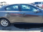 ✅ 2012 Mazda 3 i Touring • VIN: JM1BL1V79C1571061 • Lot: 42574599. Wystawiony na IAAI z przebiegiem 202 089 mil. Bezpłatny archiwum sprzedaży aukcyjnych z USA i szczegółowy raport historii pojazdu na DreamBid. Zdjęcie 13.