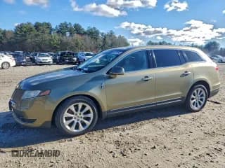 ✅ 2013 Lincoln MKT EcoBoost • VIN: 2LMHJ5AT4DBL53240 • Lot: 94413765. Wystawiony na Copart z przebiegiem 122 083 mil. Bezpłatny archiwum sprzedaży aukcyjnych z USA i szczegółowy raport historii pojazdu na DreamBid. Zdjęcie 1.