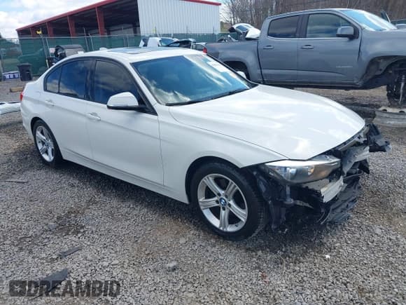 ✅ 2015 BMW 3 Series 328i • VIN: WBA3C1C56FK118629 • Lot: 41863460. Wystawiony na IAAI z przebiegiem 83 176 mil. Bezpłatny archiwum sprzedaży aukcyjnych z USA i szczegółowy raport historii pojazdu na DreamBid. Zdjęcie 1.