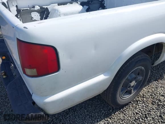 ✅ 2002 Chevrolet S-10 • VIN: 1GCCS19W028183151 • Лот: 41714759. Опубликован ранее на IAAI с пробегом 169 490 миль. Бесплатный доступ к архиву аукционных продаж из США и подробный отчёт об истории автомобиля на DreamBid. Изображение 6.