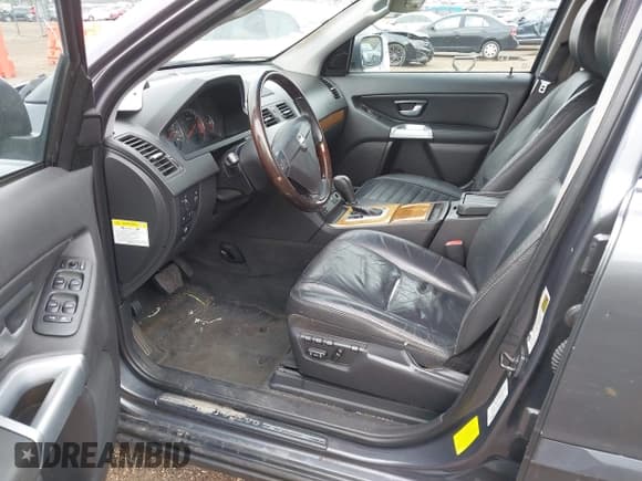 ✅ 2005 Volvo XC90 • VIN: YV1CZ592751183848 • Lot: 42015786. Listed on IAAI with 258,027 mi. Free auction sales archive from the USA and detailed vehicle history report at DreamBid. Image 5.