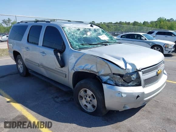 2014 Chevrolet Suburban LT z VIN 1GNSCJE0XER124222, wystawiony jako IAAI lot #41994798 z przebiegiem 268 836 mil mil oraz . Historia ofert i sprzedaży dostępna na DreamBid. Obrazek 1.